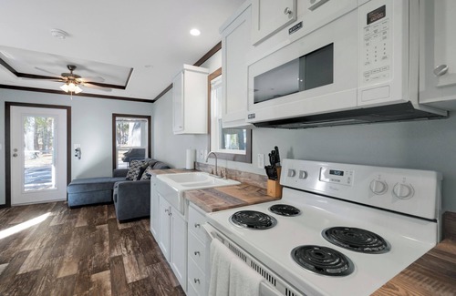 Jamestown Cabin | Cozy 1-Bedroom Tiny Home 1/2 Mile from Marina and Boat Ramp #405!