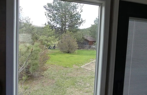 Deckers House | Cozy 1-bedroom Tiny House on Platte River with AC, WiFi