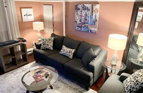 East Stroudsburg Apartment | Cozy 1 bedroom apartment can sleep 4 queen size bed couch in living room