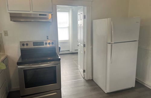 Wanskuck Apartment | Cozy 1-bedroom apartment in awesome North Providence with AC
