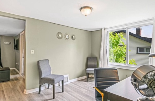 West Bloomfield Apartment | Cozy 1-bedroom with WiFi and AC in quaint Keego Harbor