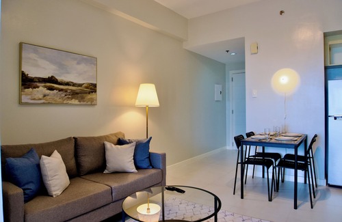 Legazpi Village Condo | Cozy 1-Bedroom with Balcony Condo near Greenbelt Mall Makati City