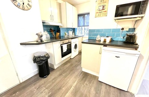 Cambridge Apartment | COZY 1 Bedroom with parking