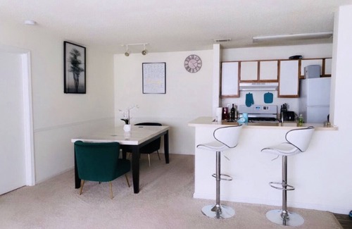 Manchester Apartment | COZY 1 Bedroom with Pool & Patio