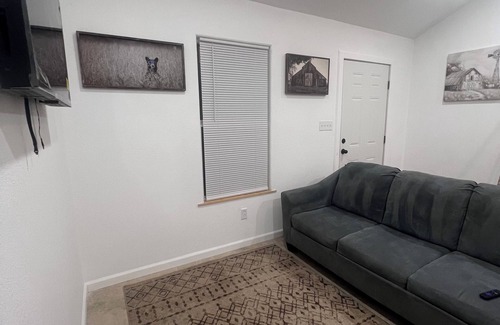 Uvalde Apartment | Cozy 1-bedroom with WiFi and AC in charming Uvalde