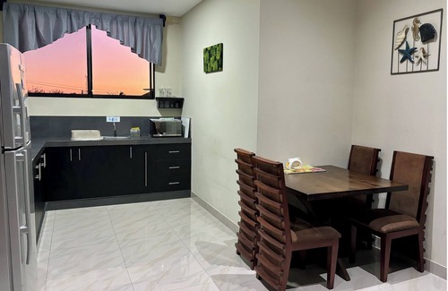 Puerto Baquerizo Moreno Apartment | Cozy 1 bedroom apartment, 5min walk to the sea!