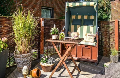 Tinnum Apartment | Cozy 1-room apartment for 2 persons, WLAN, parking facilities nearby.