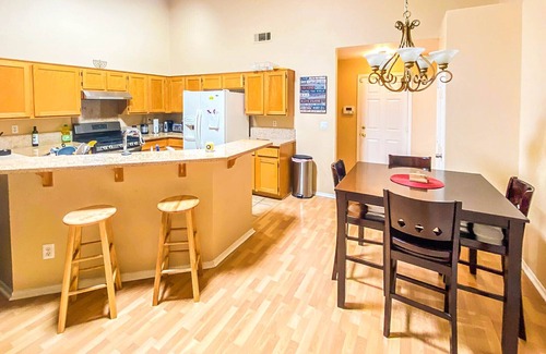 Paradise House | Cozy 1-Story Vegas House – Near Strip & Airport + Office