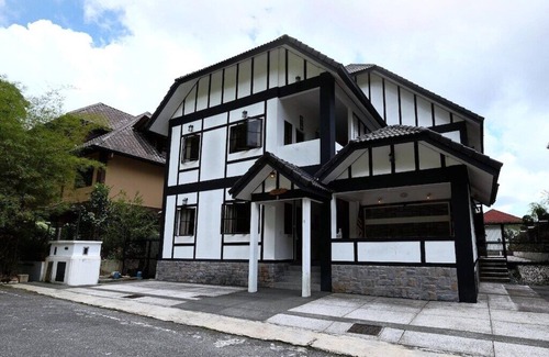 Tanah Rata House | Cozy 10-bedroom bungalow in Cameron Highlands