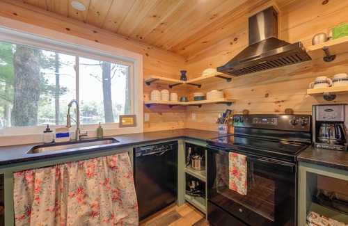 North Windham Cabin | Cozy 100-year-old Maine camp, steps to Little Sebago Lake