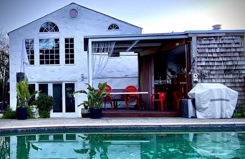 San Anselmo House | Cozy 1100 sq. ft guest unit private entrance 1 Block from downtown San Anselmo