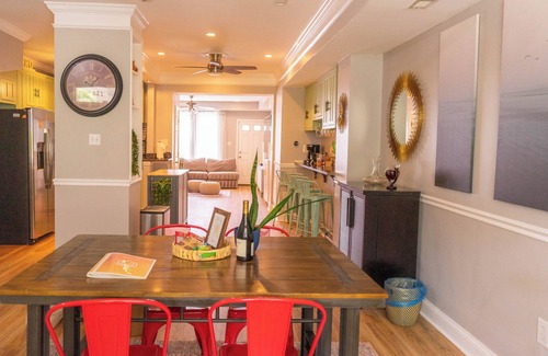 Brightwood Park House | Cozy 12 ppl home with BBQ grill, fire pit and office space in NW Washington DC.