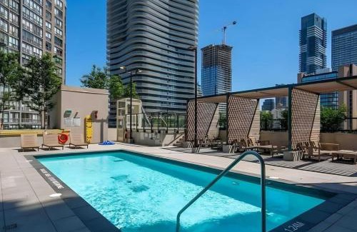 Bay Cloverhill House | Cozy 1B Luxury Condo Heart of Toronto