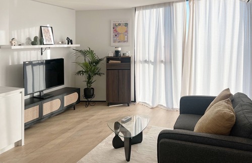 Carlton South Apartment | Cozy 1B1B APT with stunning view