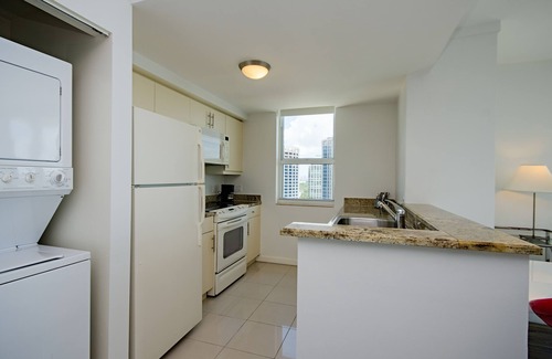 Coconut Grove Condo | Cozy 1BD/1.5BA @ Hotel Arya w/Beautiful View & Free Parking