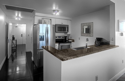 Coconut Grove Condo | Cozy 1BD/1.5BA @ Hotel Arya w/Beautiful View & Free Parking