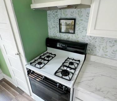 Liverpool Apartment | Cozy 1bd apartment in the heart of Liverpool NY