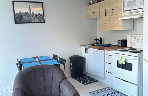 Downtown Edmonton Apartment | Cozy 1BD Downtown NewYork styled Loft