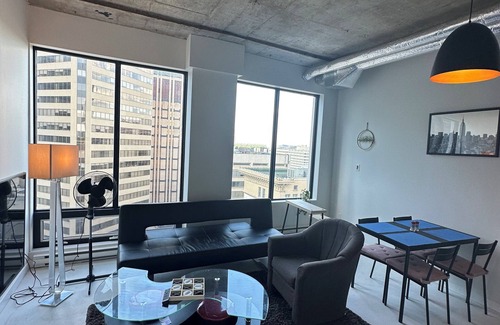Downtown Edmonton Apartment | Cozy 1BD Downtown NewYork styled Loft