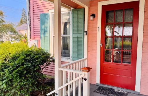 Shelburne Apartment | Cozy 1BD in Historic Shelburne