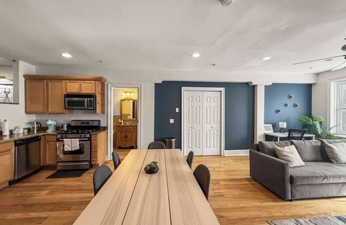 Old City Apartment | Cozy 1BD | Old City | 2Beds | Independence Hall