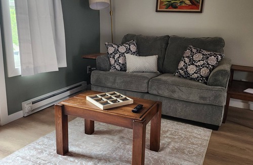 La Crosse House | Cozy 1bd upper unit w/Beautiful Kitchen, Laundry, & WiFi in marvelous LaCrosse