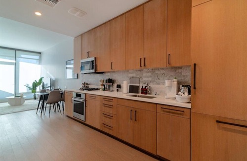 Beverly Grove Apartment | Cozy 1BDR apartment located in 5 min walking to the Walk of Fame