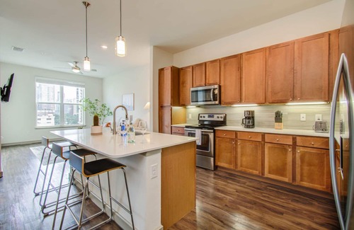 Central Business District Apartment | Cozy 1BDR Apartment City Views W/Pool, Free Parking