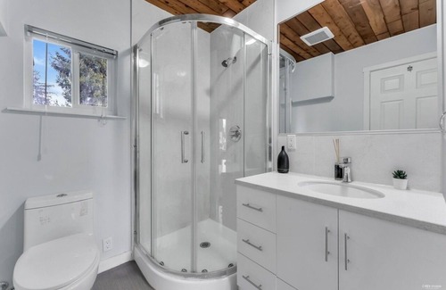 Maple Ridge Apartment | Cozy 1bdr suite | private entry & prime location in Maple Ridge, pet friendly!