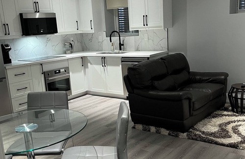 Cambridge House | Cozy 1Bedroom basement unit with separate office