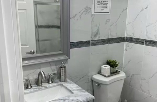 Queens Apartment | Cozy 1Bedroom Lower Level Apt