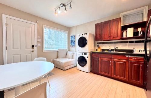 Marpole Apartment | Cozy 1bedroom Suite in Vancouver Westside