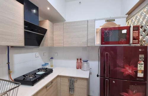 Bengaluru Apartment | Cozy 1BHK Bhartiya City, near Manyata Techpark, 30 Min Drive 2 Airport wifi & AC