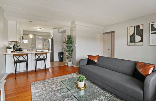 Arlington Heights Apartment | Cozy 1BR Apartment in Arlington Heights