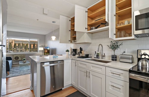 Arlington Heights Apartment | Cozy 1BR Apartment in Arlington Heights