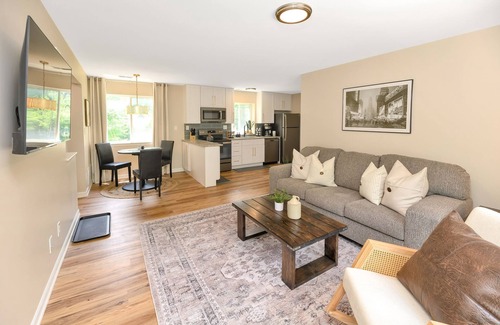 Roseville Apartment | Cozy 1BR Apartment in Quiet Neighborhood