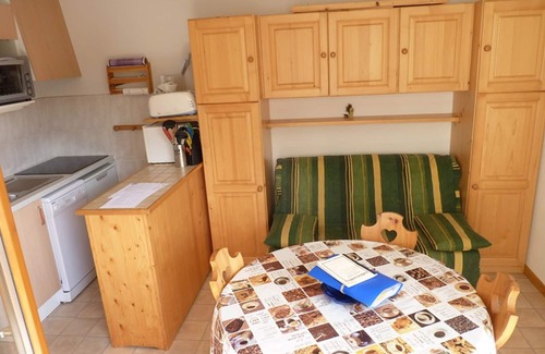 Station de Drouzin le Mont Apartment | Cozy 1BR Apartment with Balcony, Ideal for Hiking, Sleeps 4