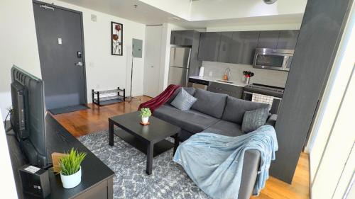 Downtown Winnipeg Apartment | Cozy 1BR Apt - Downtown Winnipeg