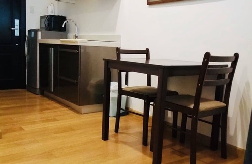 Downtown Condo | Cozy 1BR Condo Milano Residences by Versace Makati Parking Free Wifi NetFlix
