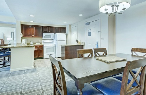 Old Town West Condo | Cozy 1BR Condo! Prime Old Town Alexandria Locationn