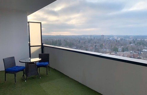 Waterloo Condo | Cozy 1BR Condo w/In-Suite Laundry, Gym, Free Parking and Full Kitchen