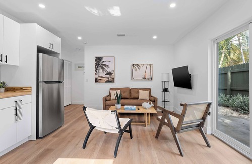 Victoria Park Apartment | Cozy 1BR Getaway-Victoria Park, Near Beach