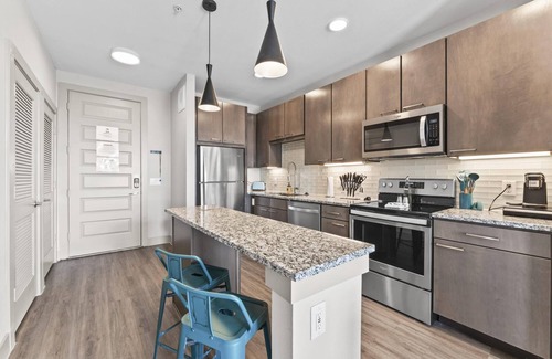 Montopolis Apartment | Cozy 1BR King Suite Close to Downtown w Fast Wifi
