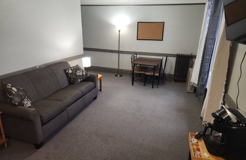 South Range Apartment | Cozy 1BR Near MTU, Keweenaw & Houghton, Full Kitchen & Wifi near Dining & Bars