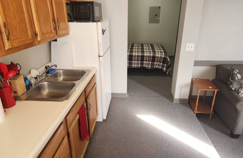 South Range Apartment | Cozy 1BR Near MTU, Keweenaw & Houghton, Full Kitchen & Wifi near Dining & Bars