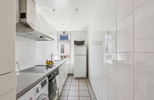 Porte-Dauphine Apartment | Cozy 1BR Near Trocadero & Arc de Triomphe
