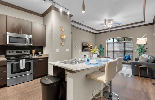 Brady Arts District Apartment | Cozy 1BR- Pool,Gym,Parkng,Near BOK Ctr&Arts Dstrct