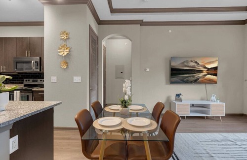 Brady Arts District Apartment | Cozy 1BR- Pool,Gym,Parkng,Near BOK Ctr&Arts Dstrct