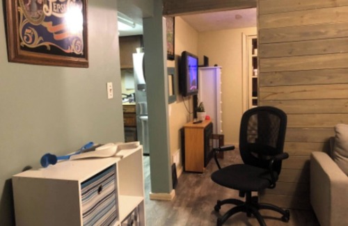 High Street Hill Apartment | Cozy 1BR Private Unit w/Patio and Parking