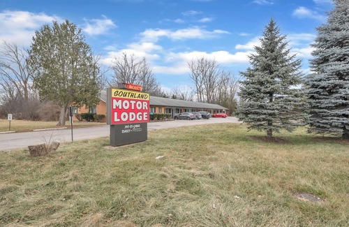 Riverview Apartment | Cozy 1BR Retreat in Brownstown – Relax and Unwind!